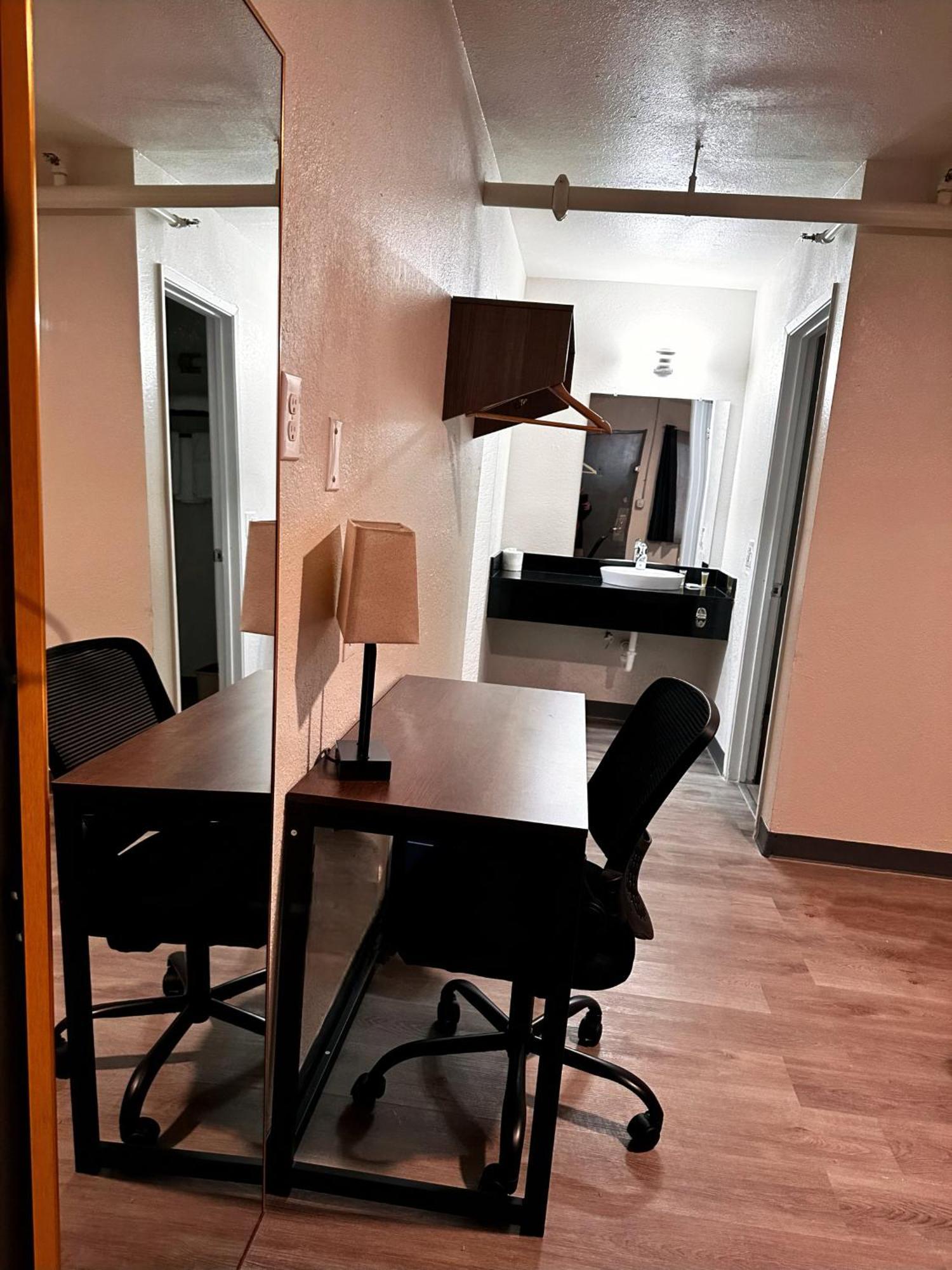 Studio City Suites, A Travelodge By Wyndham Texarkana Εξωτερικό φωτογραφία