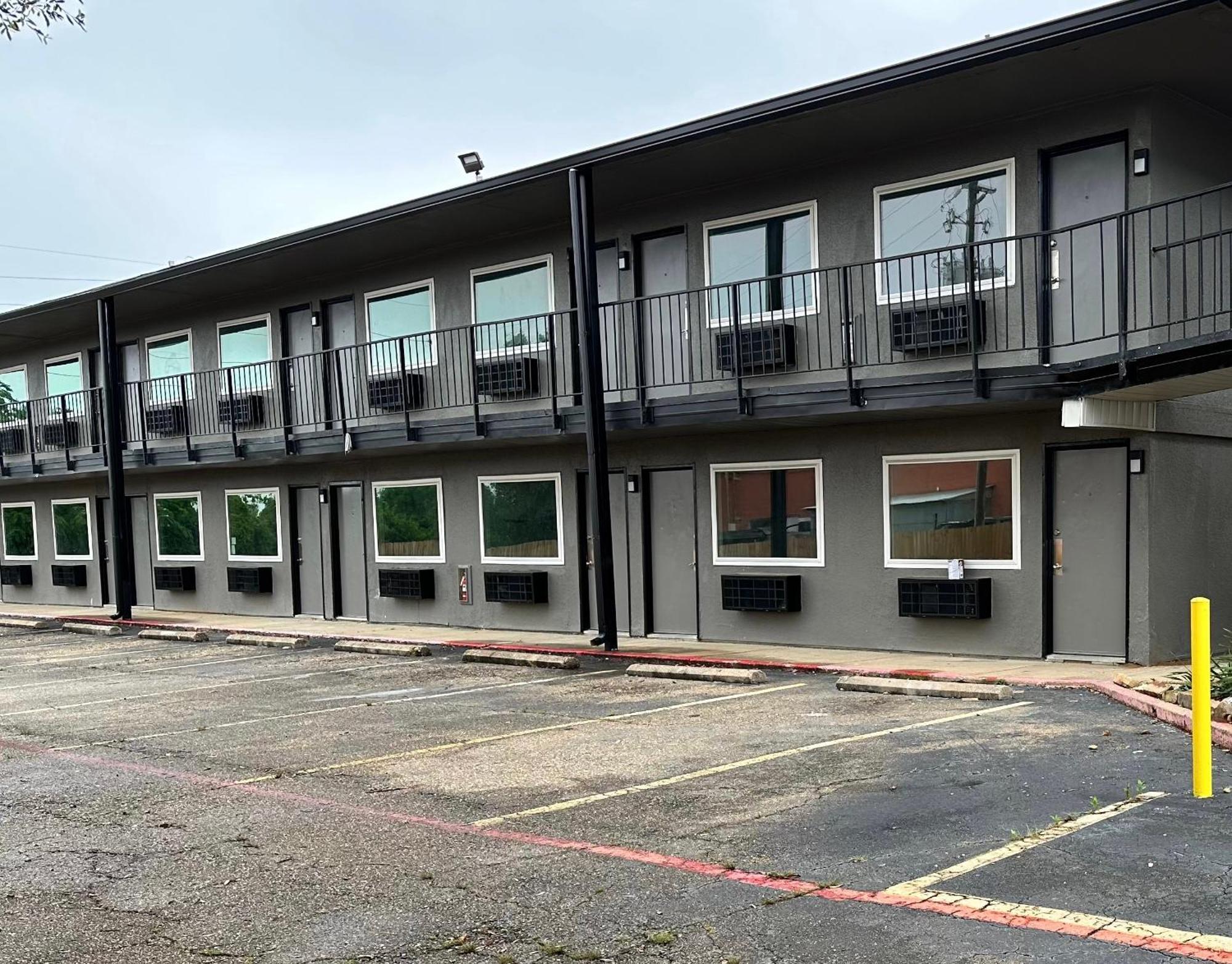 Studio City Suites, A Travelodge By Wyndham Texarkana Εξωτερικό φωτογραφία