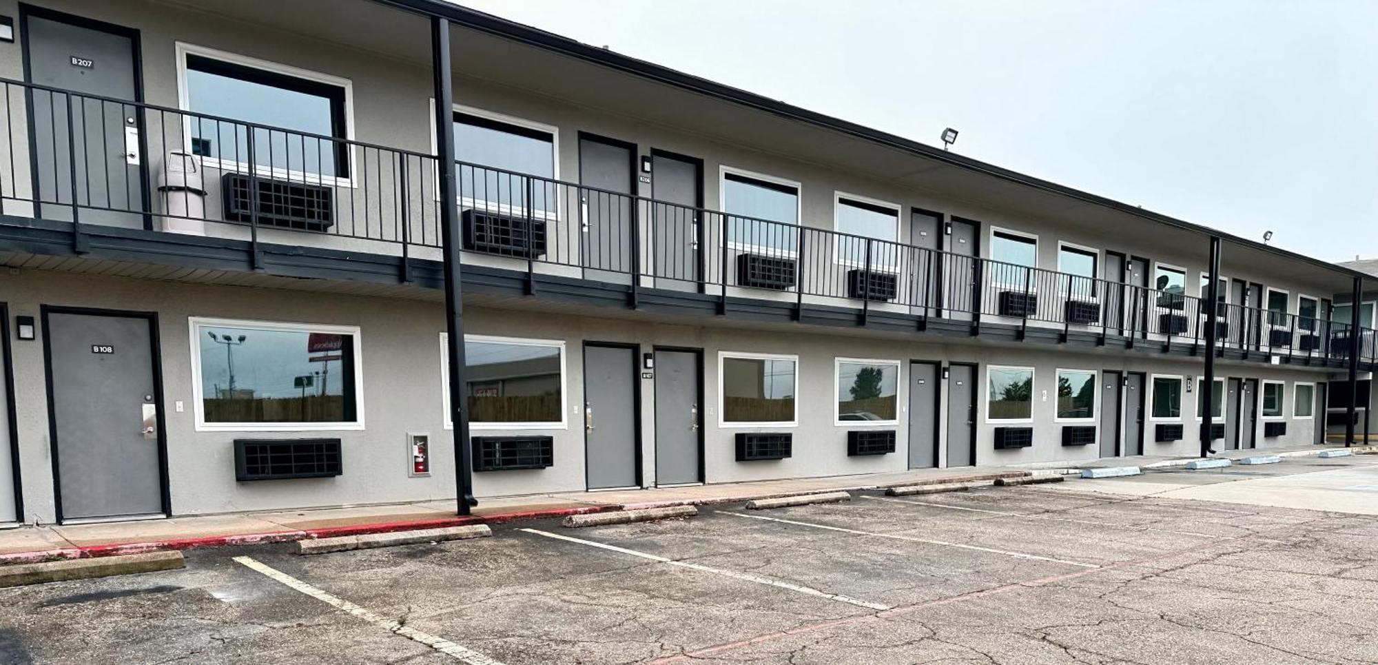 Studio City Suites, A Travelodge By Wyndham Texarkana Εξωτερικό φωτογραφία
